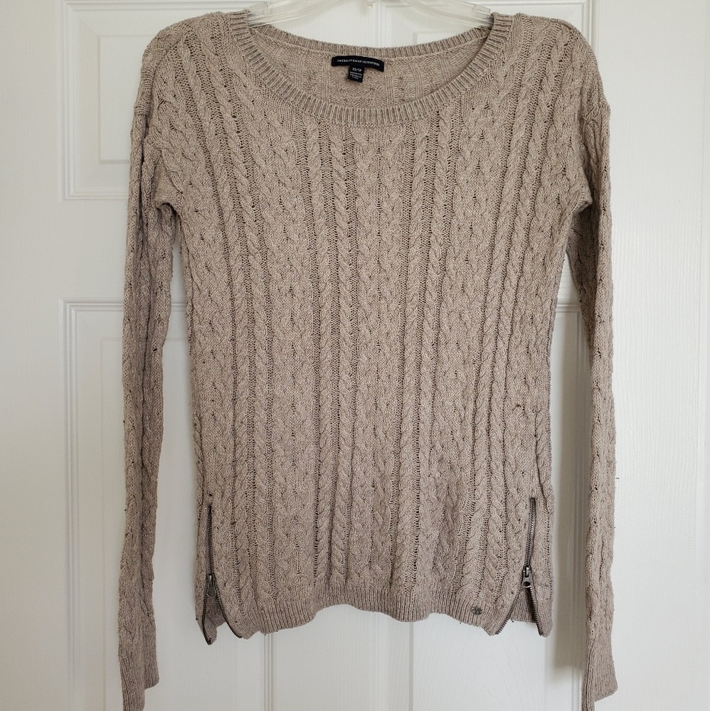 American Eagle Sweater